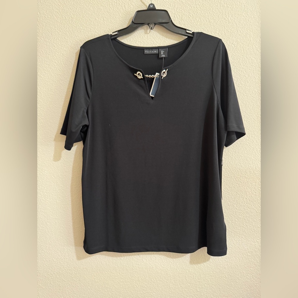 Tahari women's short sleeve black blouse NWT Sz L